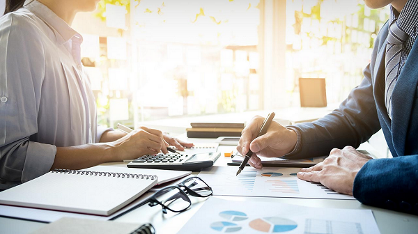 Um dos erros dos brasileiros é pensar que após cinco anos uma dívida deixa de existir (Foto: Reprodução)