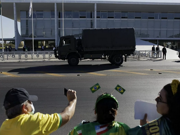 (Foto: Reprodução/UOL)