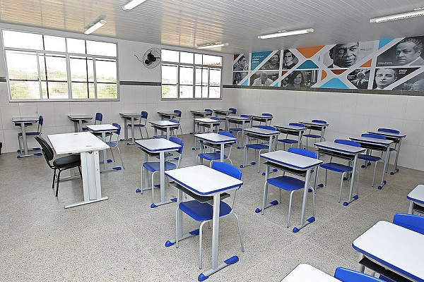 Colégio suspendeu o ensino híbrido depois que uma professora testou positivo para a covid-19, está semana (Foto: Reprodução)