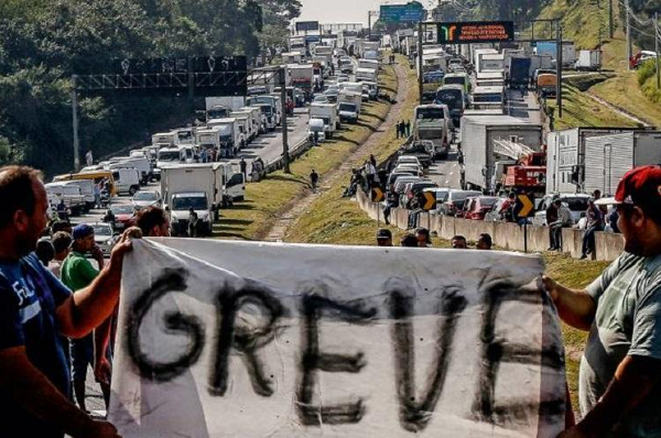 Categoria marcou paralisação para o dia 1° de novembro (Foto: Miguel Schincariol/AFP)