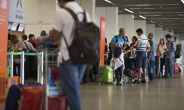 As restrições a viajantes oriundos de países da África começam a valer nesta segunda-feira (29) (Foto: Marcelo Camargo/Agência Brasil)