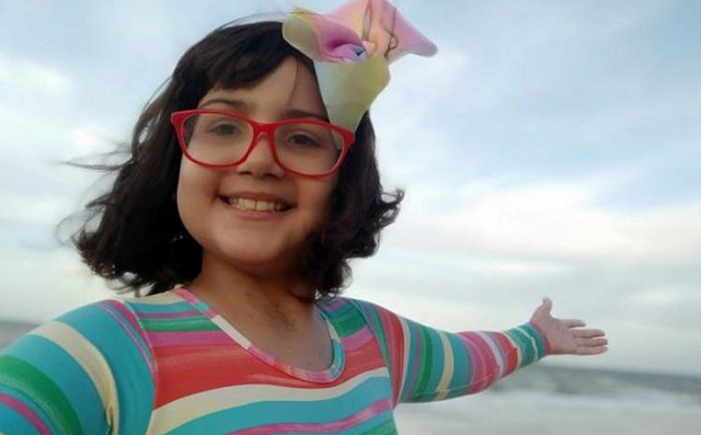 Menina precisava realizar com urgência um tratamento ainda não disponibilizado no Brasil (Foto: Divulgação)