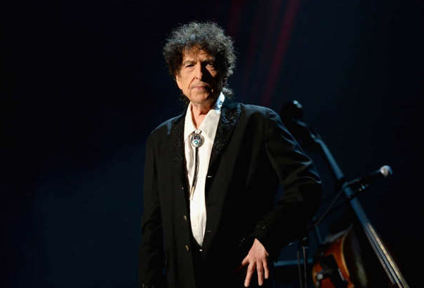 Bob Dylan, nome artístico de Robert Allen Zimmerman, um dos mais expressivos cantores, compositores, escritores e poetas de sua geração (Foto: Getty Images)