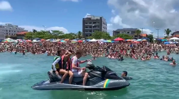 Bolsonaro está desde segunda (27/12) em Santa Catarina para o Réveillon (Foto: Reprodução)