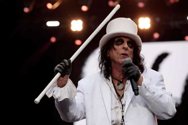 Alice Cooper, nome artístico de Vincent Damon Furnier, é um cantor, compositor e ator americano (Foto: Getty Images)