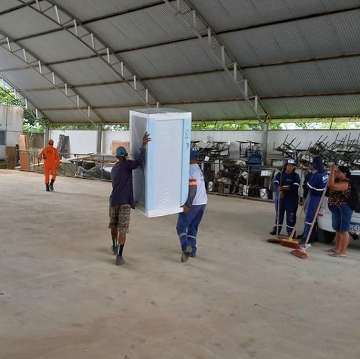 A empresa já havia se comprometido a doar 500 geladeiras no início do mês, mas decidiu aumentar a quantidade (Foto: Divulgação)