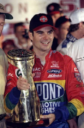 Jeffrey Michael Gordon ou Jeff Gordon é um ex-automobilista americano (Foto: Getty Images)