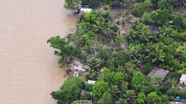 Imagens aéreas dos estragos deixados pelas chuvas na Bahia (Foto: Reprodução/Twitter@joaoromaneto)