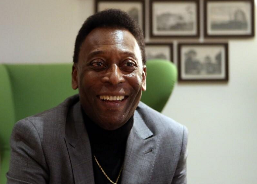 Pelé segue sendo acompanhado pela equipe médica e tem feito sessões de quimioterapia como parte do tratamento (Foto: Reprodução)