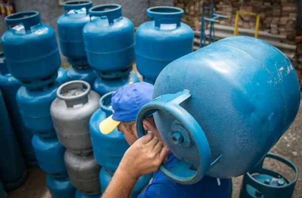 O preço do gás é composto por tributos estaduais, federais, custo de distribuição e a margem cobrada pela Petrobras (Foto: Arquivo | Agência Brasil)