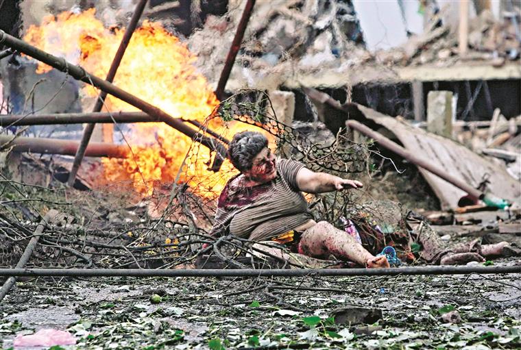 ...Apenas a última guerra é mencionada em detalhe, o que permite que outras aconteçam antes disso.