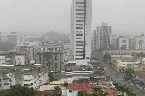 O fenômeno, intensificado pelo La Niña, converge massas de ar úmidas para o Norte e Nordeste, gerando as chuvas (Foto: Elton Ponce SJCC)