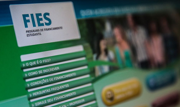 Segundo o governo, o objetivo é reduzir o índice de inadimplência do Fies, que aumentou em razão da pandemia da covid-19 (Foto: Reprodução)