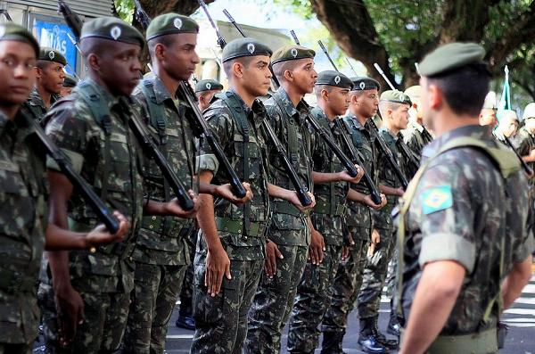 O processo seletivo do Exército visa selecionar profissionais de saúde para atuarem na Bahia e Sergipe (Foto: Shutterstock/Reprodução)