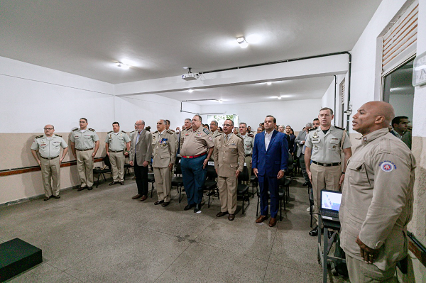 Outras autoridades militares, como o comandante-geral da Polícia Militar da Bahia, coronel Paulo Coutinho e o comandante-geral do Corpo de Bombeiros Militar da Bahia, coronel Adson Marchesini, também participaram do evento (Foto: Ascom/PMC)