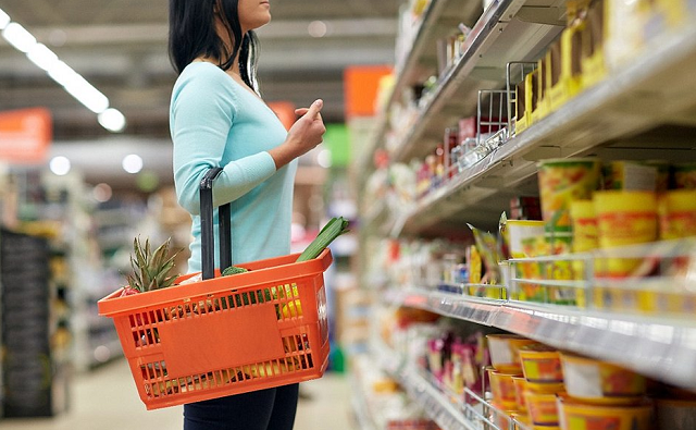 A orientação é estar atento aos dias de promoção no supermercado que frequenta, mas também ampliar a busca por outros supermercados (Foto: Shutterstock)