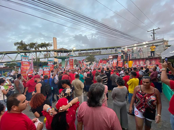 Ato político aconteceu no final do dia, na praça Desembargador Montenegro, principal praça da cidade (Foto: Divulgação)
