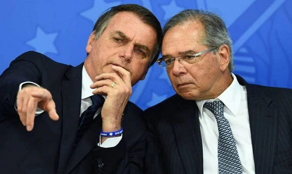 No primeiro ano de governo, em setembro de 2019, o Executivo negociou com o Congresso romper com o teto de gastos com a chamada PEC que tratava da chamada PEC da cessão onerosa (Foto: Evaristo Sá/AFP)
