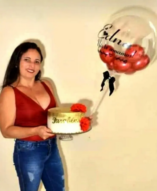 Edna Rocha Mendonça, de 40 anos, morreu no local (Foto: Reprodução)
