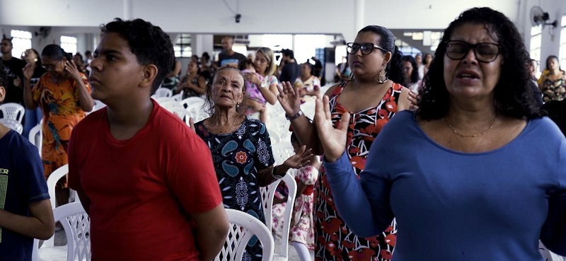 Culto da Igreja Batista em Células no distrito de Barra de Pojuca, em Camaçari (BA) Imagem: MOV.doc