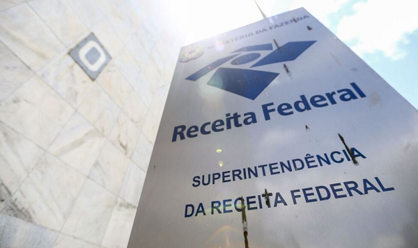 No país, são mais de 112,5 mil contribuintes em dívidas com o leão (Foto: Marcelo Camargo/Agência Brasil)