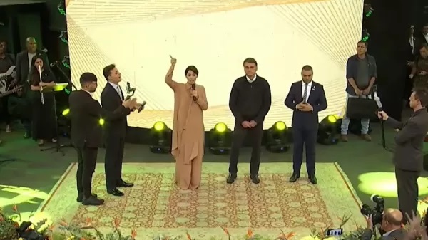 7.ago.22 | Bolsonaro e Michelle participam de um culto evangélico na Igreja Batista da Lagoinha Imagem: Reprodução.