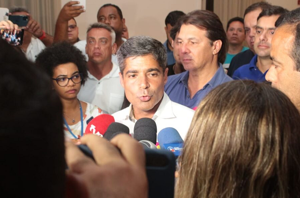 'Eu reuni hoje minha família e meus amigos e disse que só há espaço para comemoração', disse ACM Neto (UB) (Foto: Denisse Salazar/Ag. A Tarde)