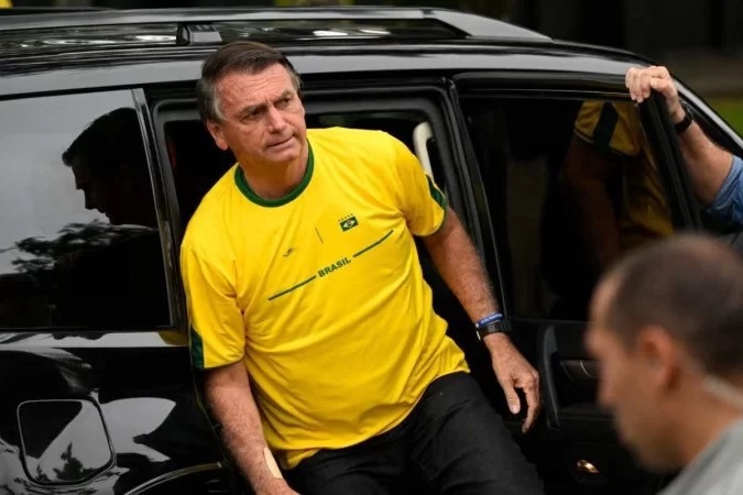 Bolsonaro vota no Rio de Janeiro - (crédito: MAURO PIMENTEL / AFP)