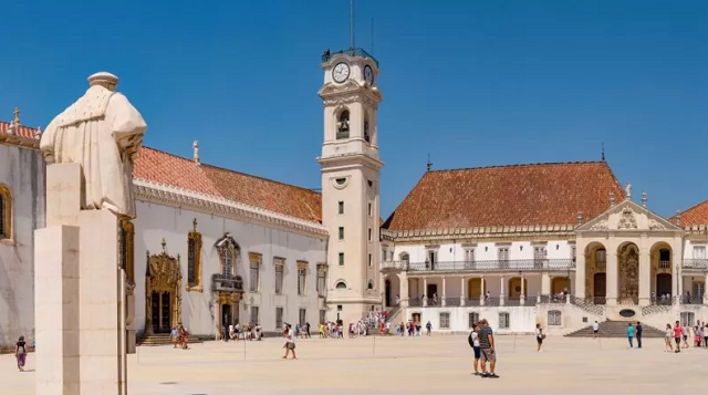 A Universidade de Coimbra foi a primeira entidade estrangeira a assinar o convênio com o Inep, em maio de 2014, aceitando o Enem em seu processo (Foto: Getty Images)