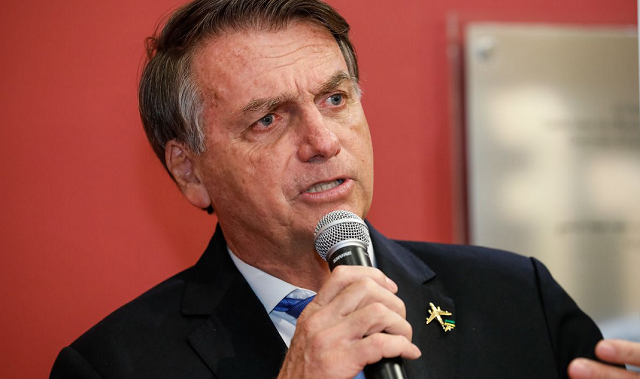 Ex-presidente também diz que durante seu mandato agiu seguindo a Constituição (Foto: Alan Santos/PR)