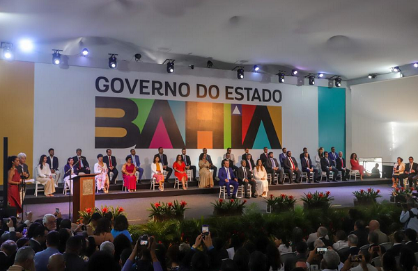 Governador Jerônimo Rodrigues empossou seus 25 indicados para o primeiro escalão de governo (Foto: Rafaela Araújo/Ag. A TARDE)