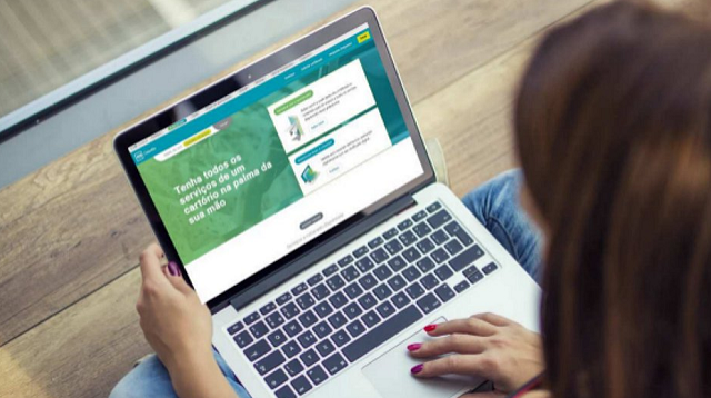 Feito o ato eletrônico, os pais receberão o documento digital para validação no guichê da companhia aérea, via leitura de QR Code no celular ou em papel (Foto: Reprodução)