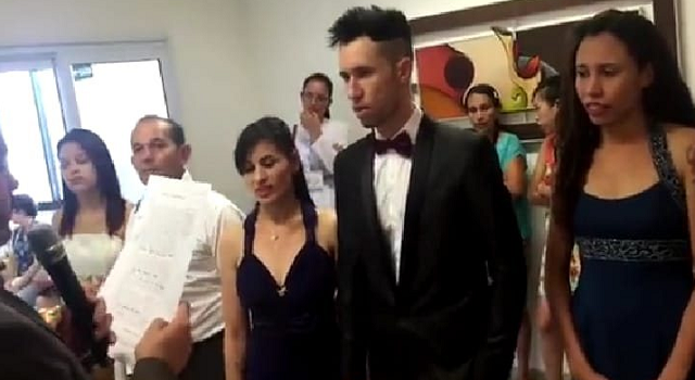 Casamento civil foi cancelado por uma brincadeira da noiva (Foto: Print/Vídeo)