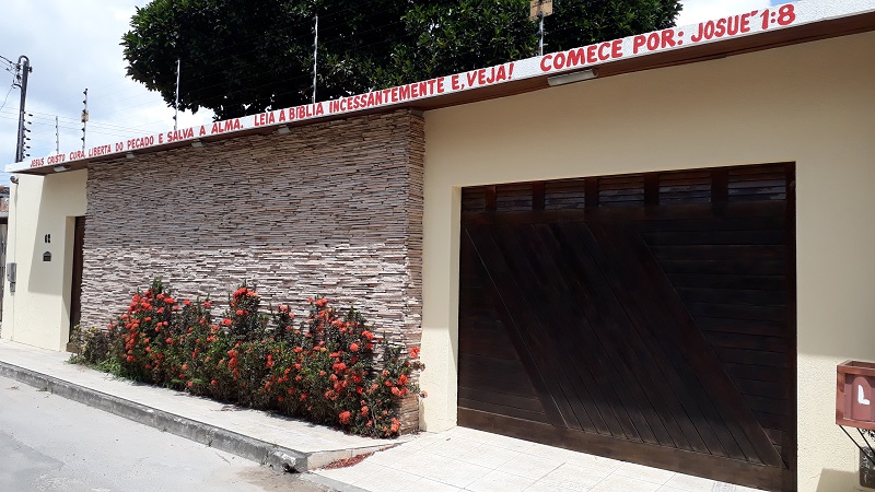 '(...)Amarás, pois, ao Senhor teu Deus de todo o teu coração, e de toda a tua alma, e de todo o teu entendimento, e de todas as tuas forças; este é o primeiro mandamento'. (Marcos 12:30) - Foto: Moisés Franco