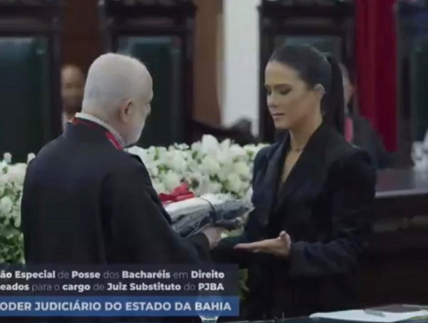 Mariana Alvarino Britto foi uma das juízas substitutas empossadas durante a cerimônia (Foto: Reprodução)