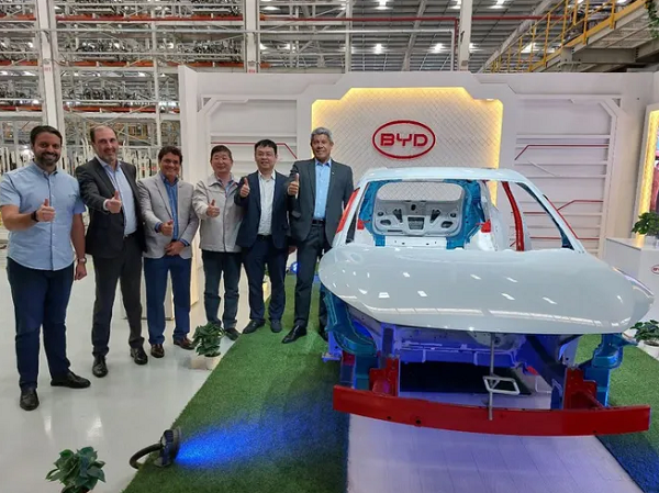 Viagem de Jerônimo à China foi decisiva para construção de acordo com a BYD (Foto: Divulgação/GOVBA)