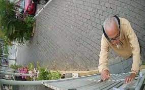 Bilhete anônimo com ameaça foi deixado na igreja do padre Julio Lancellotti e câmeras identificaram o autor - Divulgação