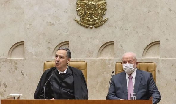 Ministro Luís Roberto Barroso e o presidente Lula (Foto: Valter Campanato/Agência Brasil)