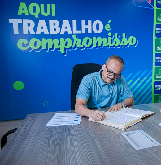 Prefeito Elinaldo Araújo (Foto: Jean Victor)