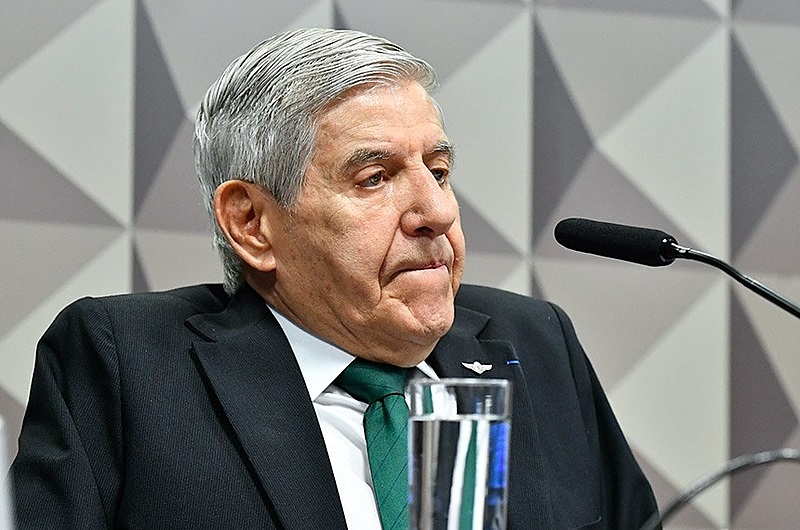 Deputado bolsonarista é expulso de sessão, mas se recusa a sair e depoimento é suspenso. Heleno prestou depoimento à CPMI nesta terça-feira (26) - Foto: Geraldo Magela - Agência Senado