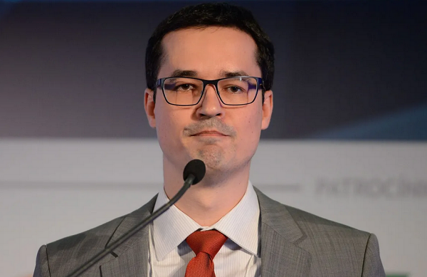 Procurador do MPF e coordenador da forca tarefa da Operacao Lava Jato, Deltan Dallagnol, fala em Congresso Foto: Fernando Frazão/Agencia Brasil)