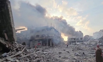 Hassan aguarda com esposa e filhas abertura da fronteira com o Egito - Reuters