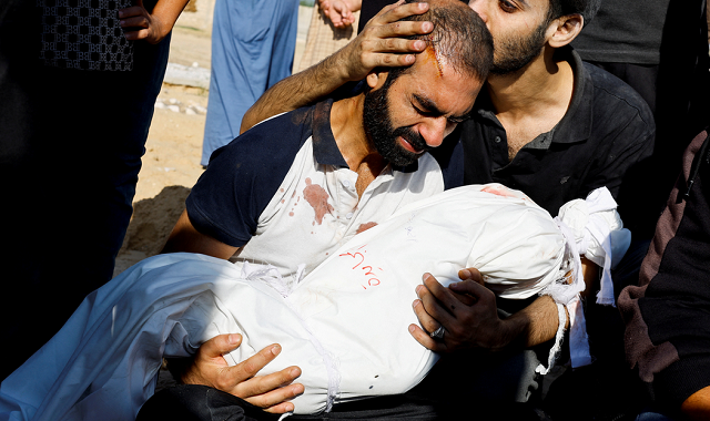 Mais de 1,5 mil crianças já morreram na Faixa de Gaza, território controlado pelo Hamas e que sofre com o cerco promovido por Israel (Foto: REUTERS/Mohammed Salem)