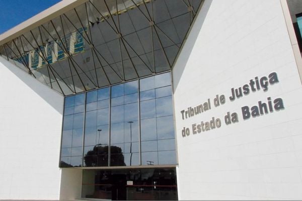 Traficante foi liberado no dia 1° de outubro para cumprir prisão domiciliar, mas atualmente se encontra foragido da justiça - Na imagem, o Tribunal de Justiça da Bahia. Crédito: Divulgação - TJ-BA