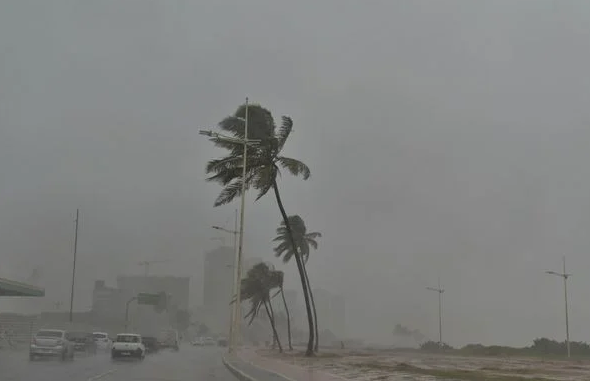 A incidência de chuvas tem sido causada pela atuação do Cavado, um sistema de baixa pressão próximo a costa do Nordeste (Foto: Paula Fróes/CORREIO)