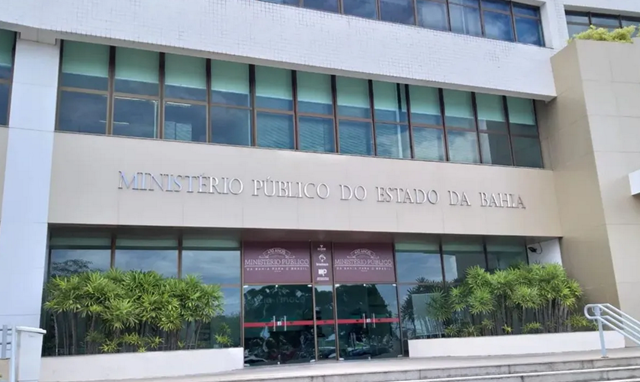 O pedido foi feito porque, segundo o MPBA, a associação não observou normas ambientais e urbanísticas para ocupar área (Foto: Alan Oliveira/G1)