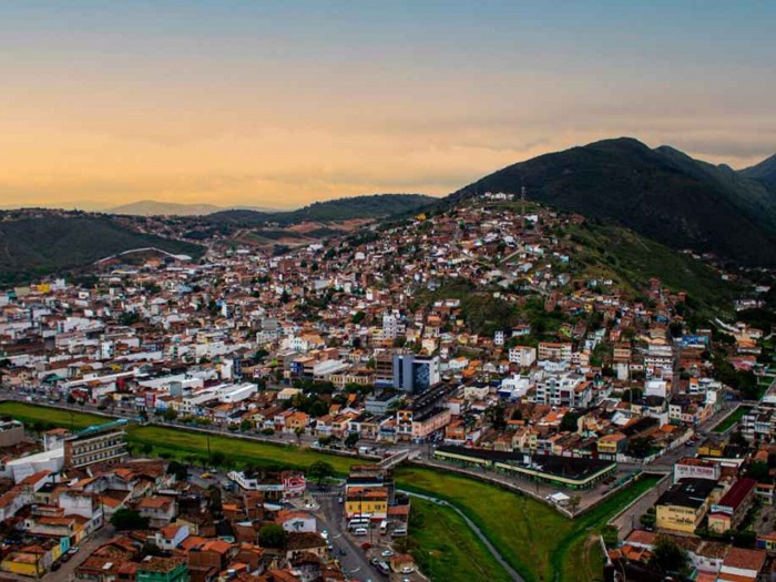 Quatro cidades baianas tiveram registros ao longo do mês, mas foi Jaguarari a mais atingida. Veja abaixo - Na imagem, a cidade de Jacobina. Foto: Reprodução