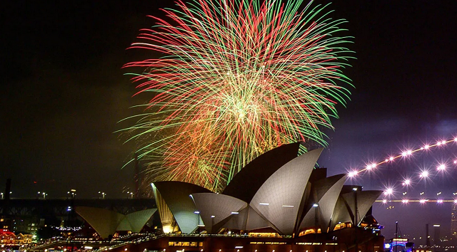 Fogos na festa de Ano Novo em Sidney, Austrália (Foto: Redes Sociais)