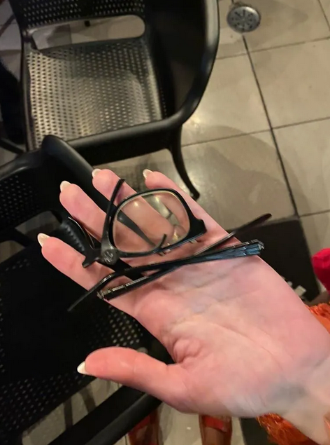 Óculos quebrado (Foto: Reprodução)