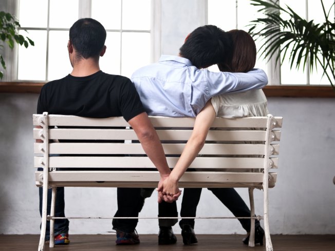 Curiosamente, Deus descreve a deserção do Seu povo a outros deuses como adultério. O povo judeu foi considerado como o cônjuge de Jeová, então quando eles se voltaram aos deuses de outras nações, foram comparados com uma esposa adúltera - Ilustração: Google